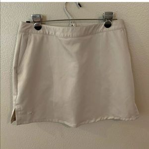 Under Armour Performance Women’s Khaki skirt Size4